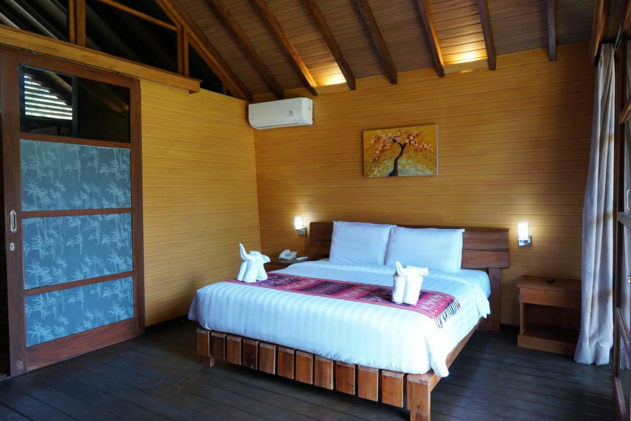 Wah Hotel 3*